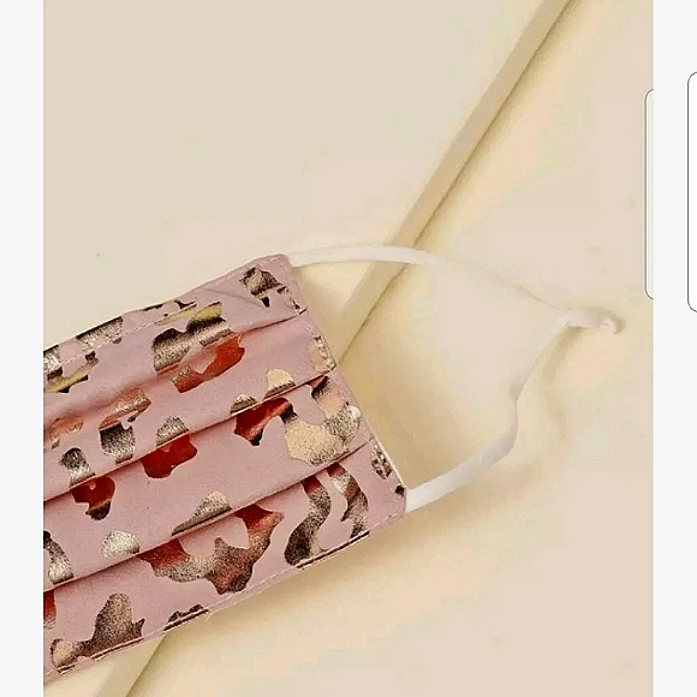 CLEARANCE 💖Beautiful Leopard Print Face Mask